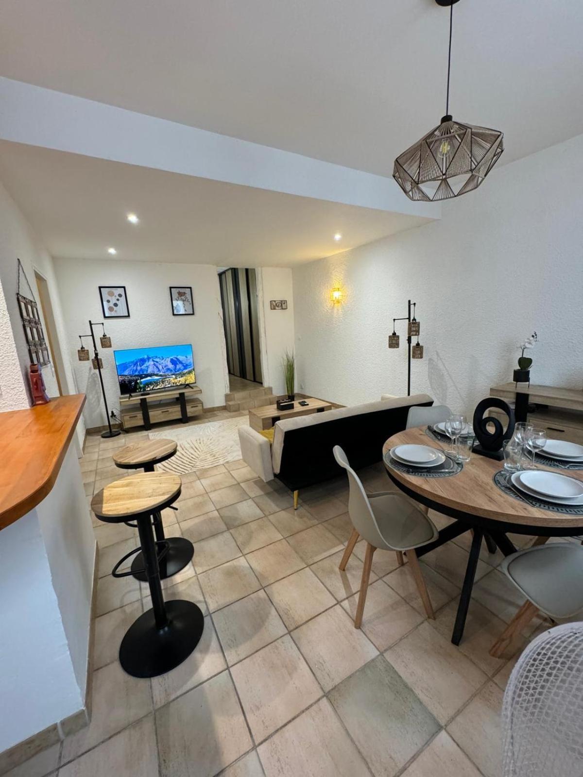Charmant Appartement En Hypercentre De Castelnaudary Exterior photo